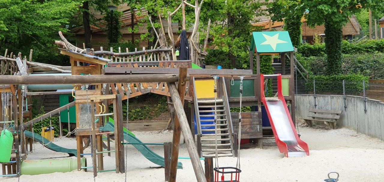 Boshuisje Durbuy Met Zwembad Op Het Park Kültér fotó